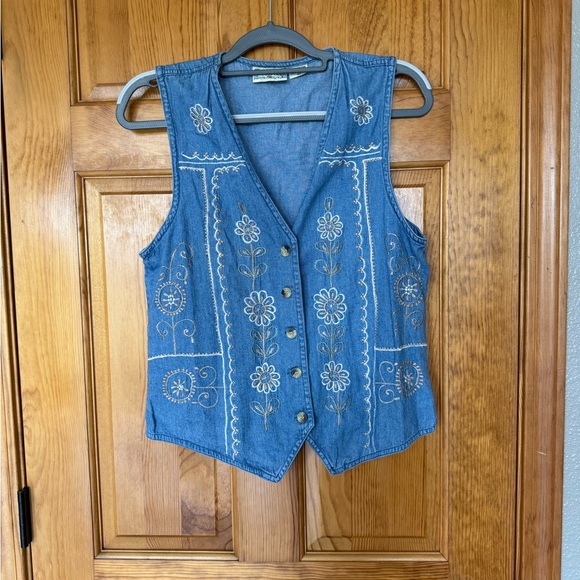 Rosettes Jackets & Blazers - Vintage Embroidered Blue Denim Vest size Large